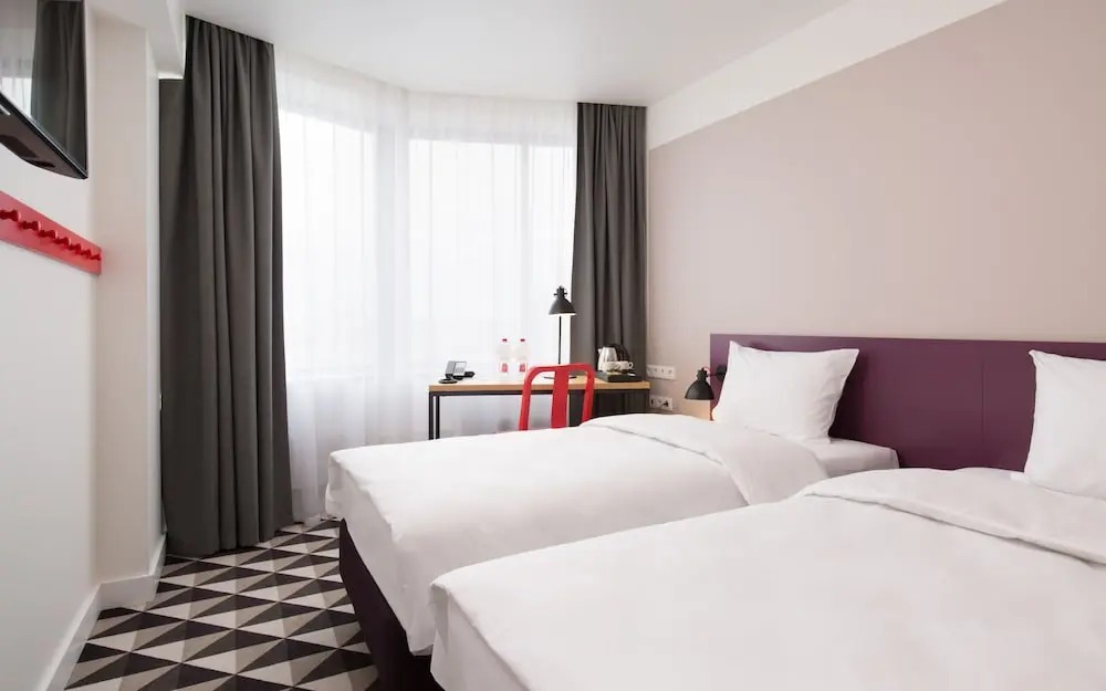 هتل ایزمیوت